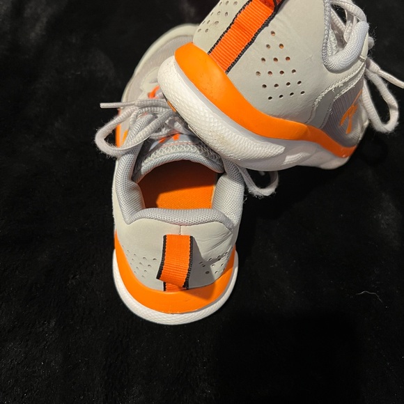 Under Armour Asert boys running sneaker - Picture 4 of 6